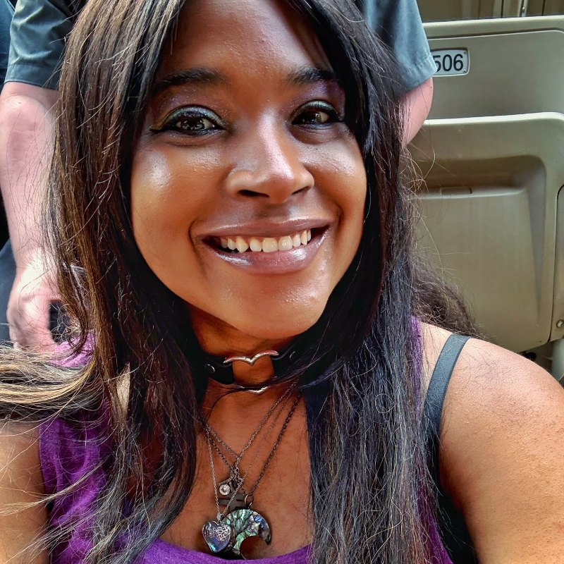 Angiechu Moonloux author portrait
